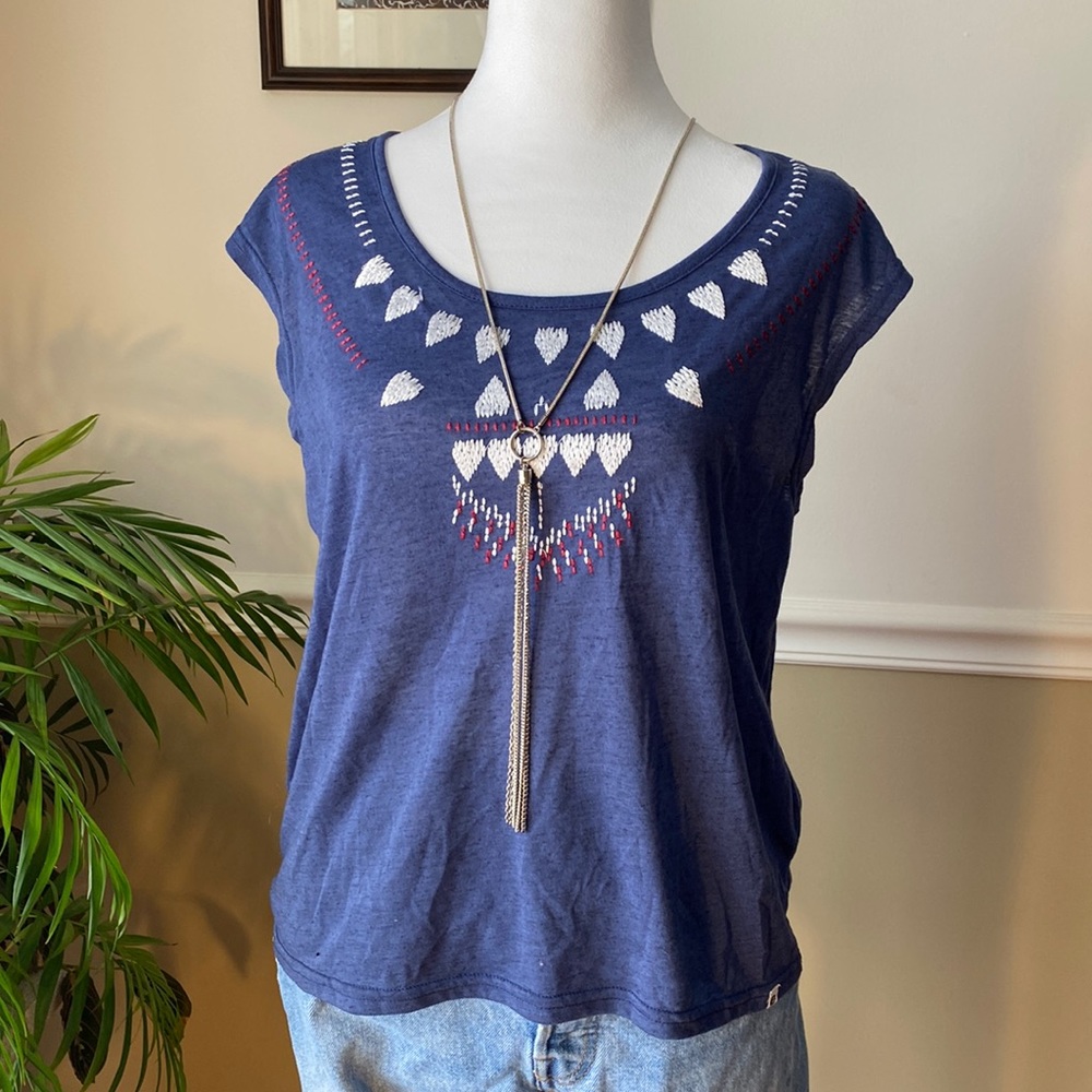 🤍Billabong Embroiderd Heart Short Sleeve T-Shirt